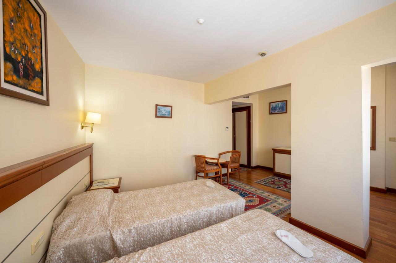 Hotel Erdal Istanbul Bagian luar foto