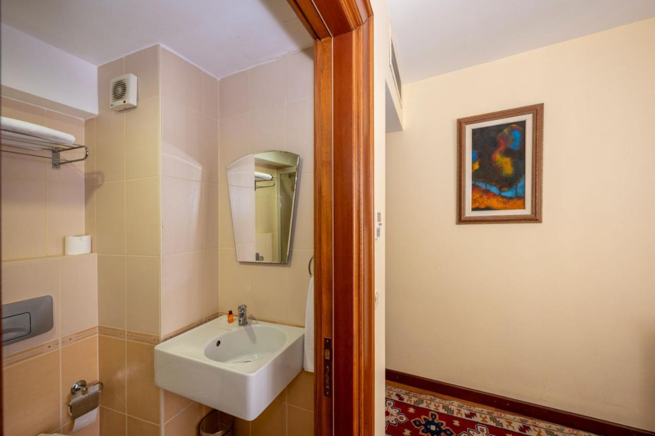 Hotel Erdal Istanbul Bagian luar foto